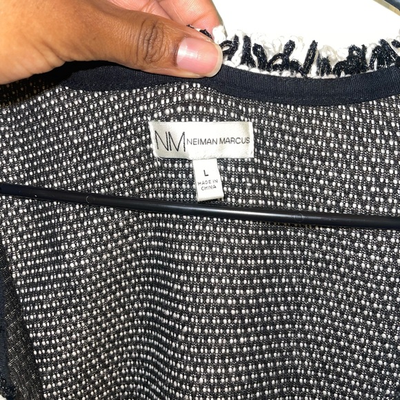 Neiman Marcus Light Jacket - Picture 3 of 7